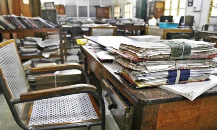 176 ನಿಷ್ಕ್ರಿಯ ಅಧಿಕಾರಿಗಳ ನಿವೃತ್ತಿ: ಸರಕಾರ