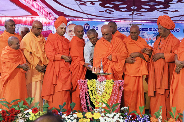 ದೇಶದಲ್ಲಿ ಉನ್ನತಿ ಸಾಧಿಸಲು ಅಂಬೇಡ್ಕರ್ ಜೀವನವೇ ಸಾಕ್ಷಿ : ಡಾ. ನಿರ್ಮಲಾನಂದನಾಥ ಸ್ವಾಮೀಜಿ ಅಭಿಮತ