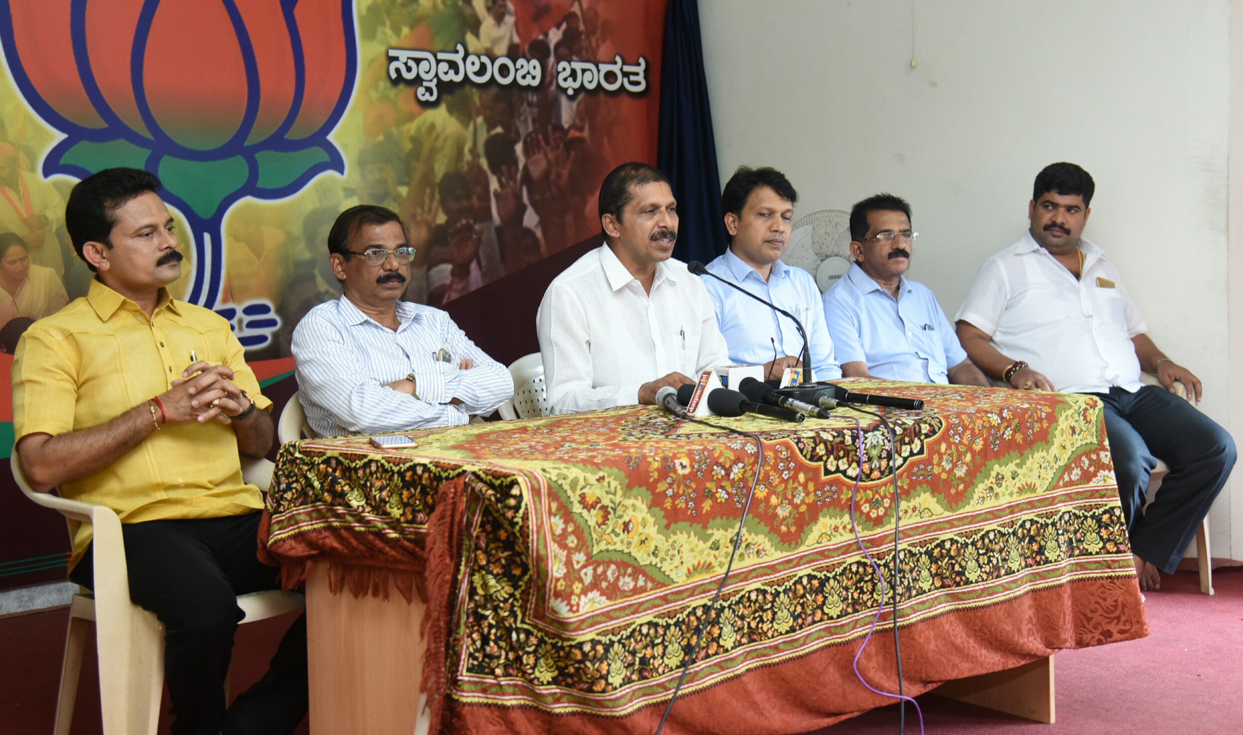 ಪ್ರಚಾರಕ್ಕಾಗಿ ಇಲಾಖೆಗಳಿಂದ ಖರ್ಚು ಮಾಡಿದ ಹಣದ ಶ್ವೇತಪತ್ರ ಹೊರಡಿಸಿ