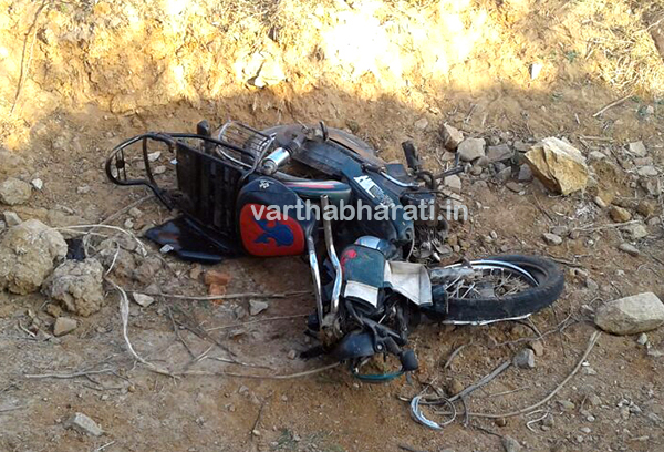 ಕಾರು - ಬೈಕ್ ಢಿಕ್ಕಿ : ಇಬ್ಬರು ಮೃತ್ಯು