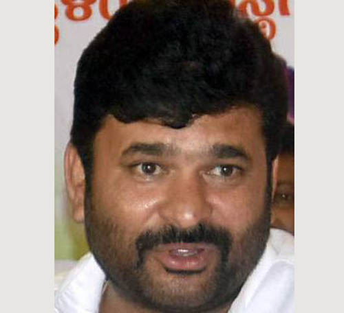 ಮಕ್ಕಳ ವ್ಯಕ್ತಿತ್ವ ರೂಪಿಸುವಲ್ಲಿ ಅಕಾಡೆಮಿ ಪರಿಶ್ರಮಿಸುತ್ತಿದೆ: ವಿನಯ ಕುಲಕರ್ಣಿ