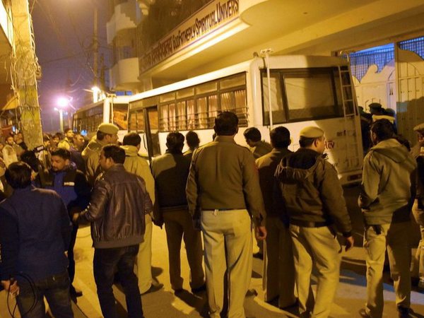 ರೋಹಿಣಿ ಆಶ್ರಮದಲ್ಲಿ ಅಕ್ರಮ ಬಂಧನದಲ್ಲಿದ್ದ 40ಕ್ಕೂ ಹೆಚ್ಚು ಬಾಲಕಿಯರ ರಕ್ಷಣೆ