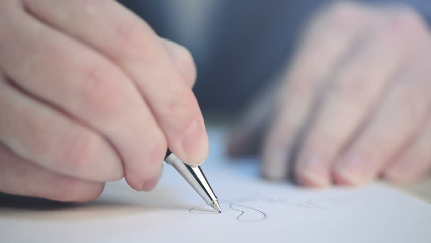 ಬೈಕ್ ಅಡ್ಡಗಟ್ಟಿ ಖಾಲಿ ಕಾಗದಕ್ಕೆ ಸಹಿ ಹಾಕಿಸಿಕೊಂಡು ಪರಾರಿಯಾದ ಅಪರಿಚಿತರು !