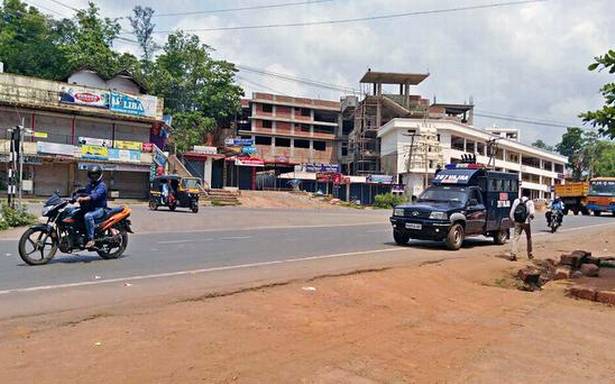 ಕಲ್ಲಡ್ಕ: ಖಾಸಗಿ ಬಸ್‌ಗೆ ಕಲ್ಲು ತೂರಾಟ