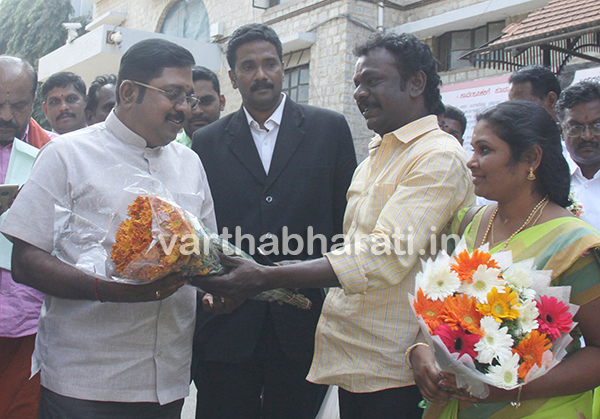 ಪರಪ್ಪನ ಅಗ್ರಹಾರದಲ್ಲಿ ಶಶಿಕಲಾ ಭೇಟಿಯಾದ ದಿನಕರನ್