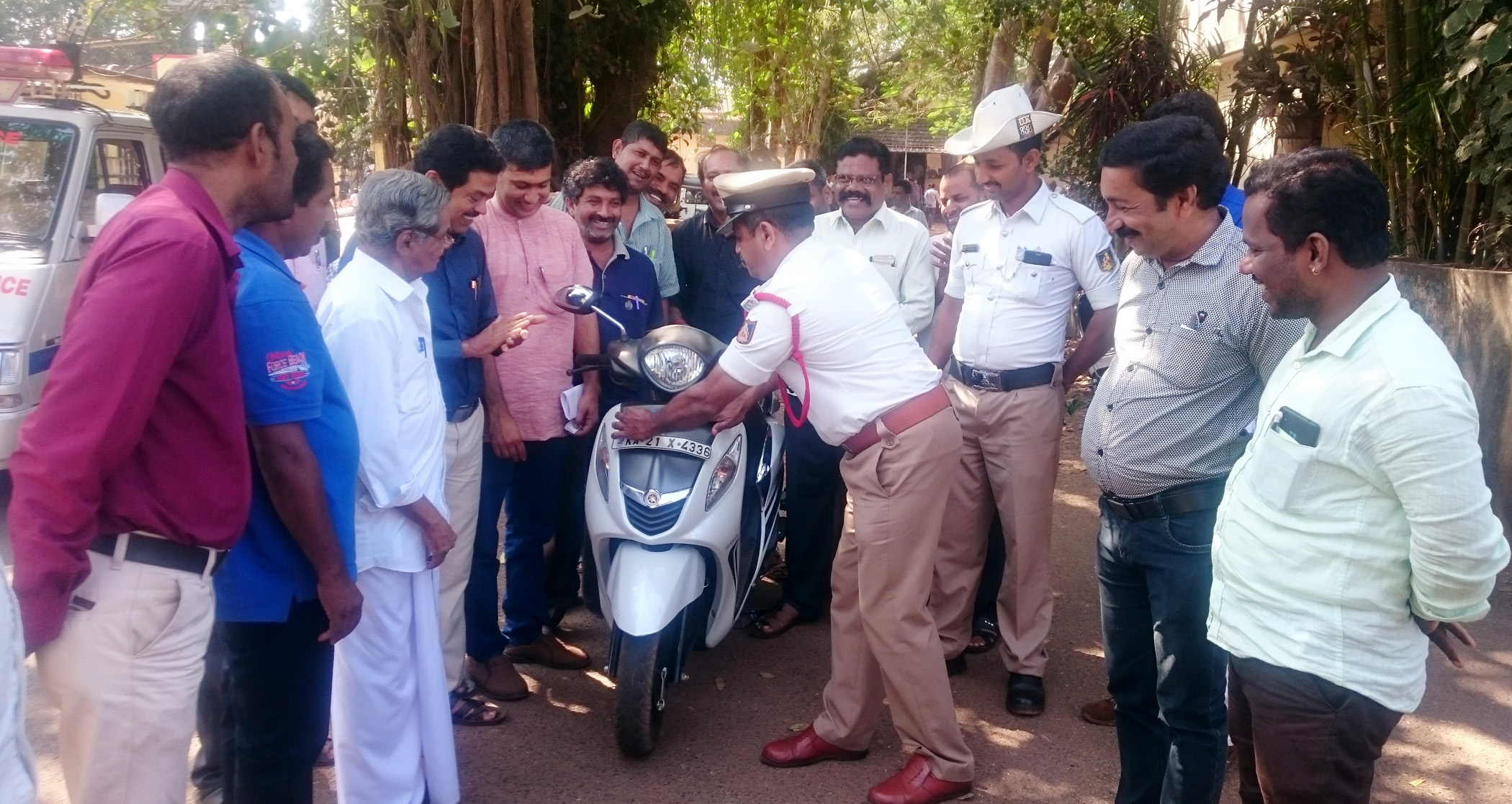 ಮನುಷ್ಯನೆಂಬ ವಾಹನಕ್ಕೆ ಮನುಷ್ಯತ್ವದ ಅಗತ್ಯವಿದೆ -ಪುರಂದರ ಭಟ್