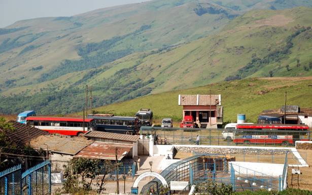 ಬಾಬಾ ಬುಡಾನ್‌ಗಿರಿಯಲ್ಲಿ ಲಾಠಿ ಪ್ರಹಾರ