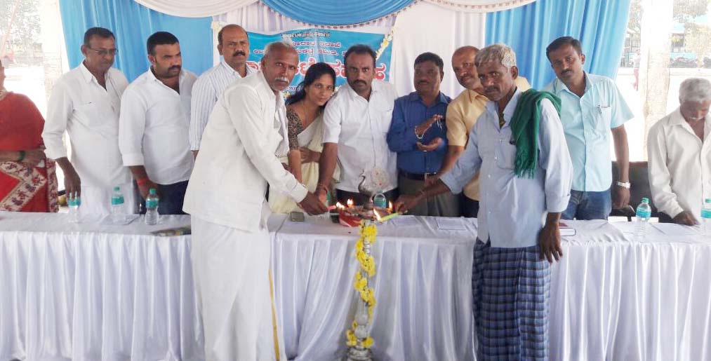 ರೈತರ ರಕ್ಷಣೆಗೆ ಧಾವಿಸದಿದ್ದರೆ ಆಹಾರ ಸಮಸ್ಯೆ ಕಟ್ಟಿಟ್ಟ ಬುತ್ತಿ: ಪುಟ್ಟಮಾದಯ್ಯ ಆತಂಕ