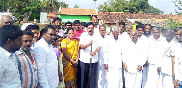 ಹನೂರು : ಮಹರ್ಷಿ ವಾಲ್ಮಕಿ ಸಮುದಾಯಕ್ಕೆ ಶಿಲಾನ್ಯಾಸ