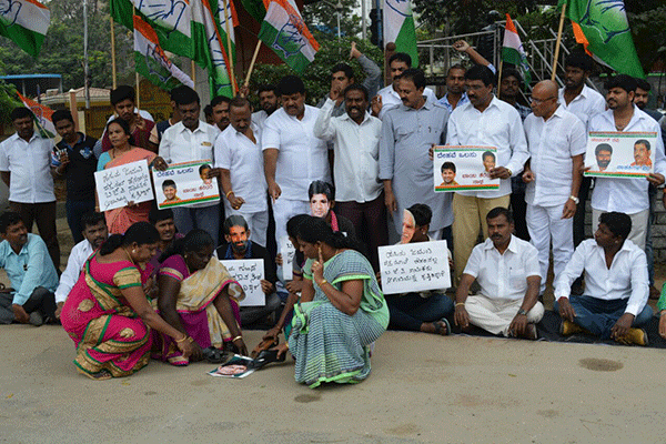 ಬೆಂಗಳೂರು: ಸಂಸದ ಪ್ರತಾಪ್ ಸಿಂಹ ವಿರುದ್ಧ ಯುವ ಕಾಂಗ್ರೆಸ್ ಪ್ರತಿಭಟನೆ