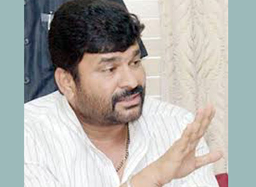 ಪ್ರತಾಪ್ ಸಿಂಹ ಒಬ್ಬ ಹುಚ್ಚ, ಅವರನ್ನು ಹುಚ್ಚಾಸ್ಪತ್ರೆಗೆ ಸೇರಿಸಿ : ಸಚಿವ ವಿನಯ್ ಕುಲಕರ್ಣಿ