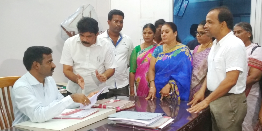 ನಗರಸಭೆಯಲ್ಲಿ ಅಧಿಕಾರಿಗಳಿಂದ ಅವ್ಯವಹಾರ ಆರೋಪ