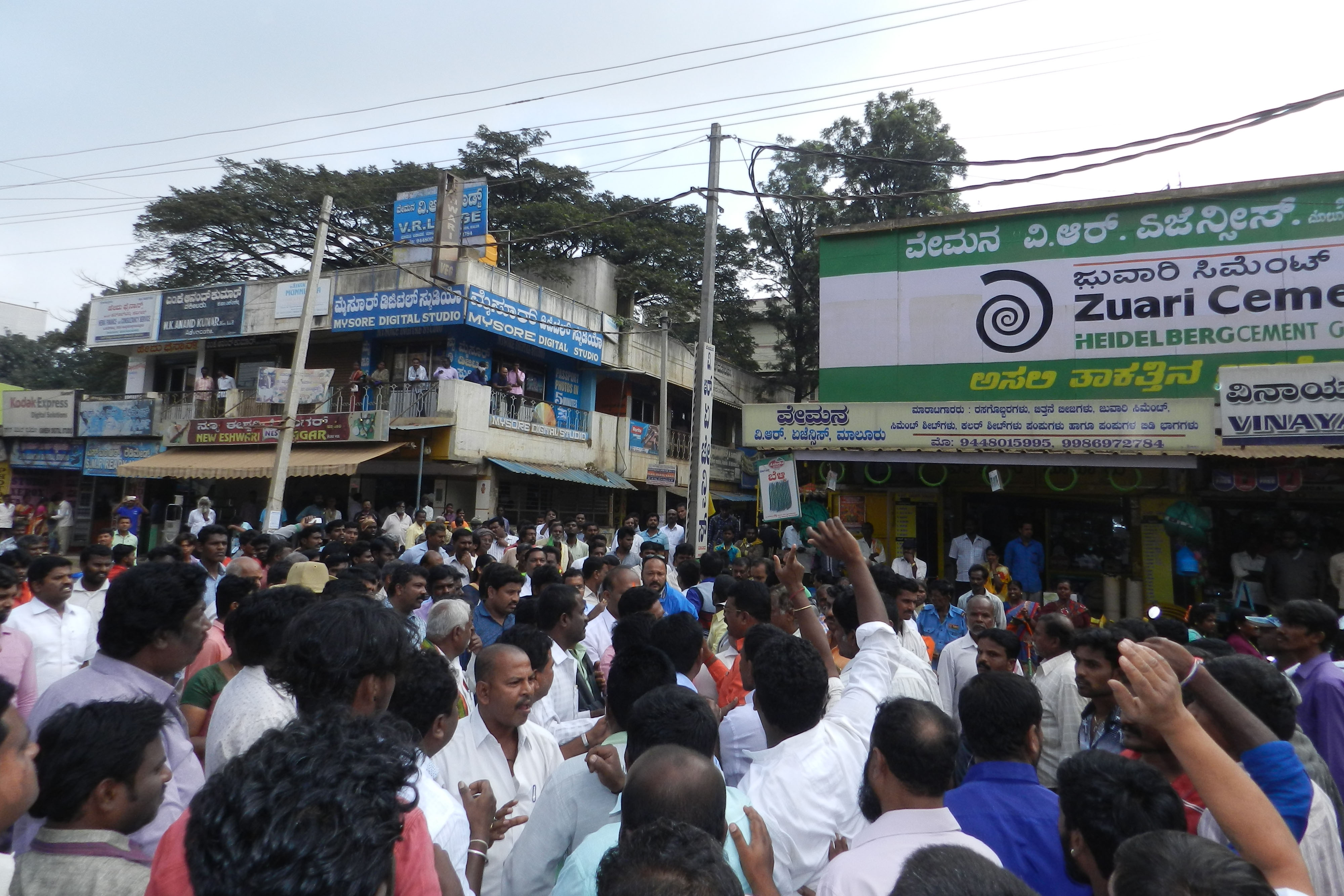 ದಲಿತಪರ ಸಂಘಟನೆಗಳ-ಬಿಜೆಪಿ ಮುಖಂಡರ ನಡುವೆ ಮಾತಿನ ಚಕಮಕಿ