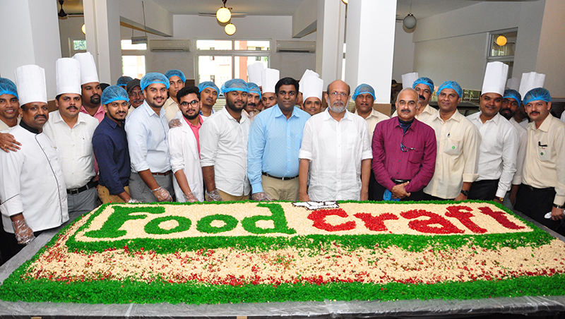 ಯೆನೆಪೊಯದಲ್ಲಿ ಫ್ರೂಟ್ಸ್ ಮಿಕ್ಸಿಂಗ್ ಕಾರ್ಯಕ್ರಮ