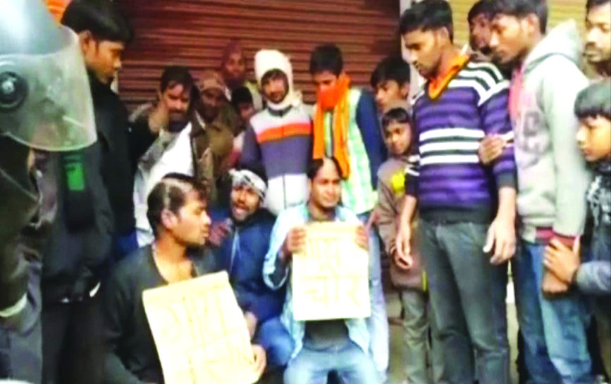 ಇಬ್ಬರು ದಲಿತರ ತಲೆಬೋಳಿಸಿ ಮೆರವಣಿಗೆ ನಡೆಸಿದ ಹಿಂದೂ ಯುವವಾಹಿನಿ ಕಾರ್ಯಕರ್ತರು