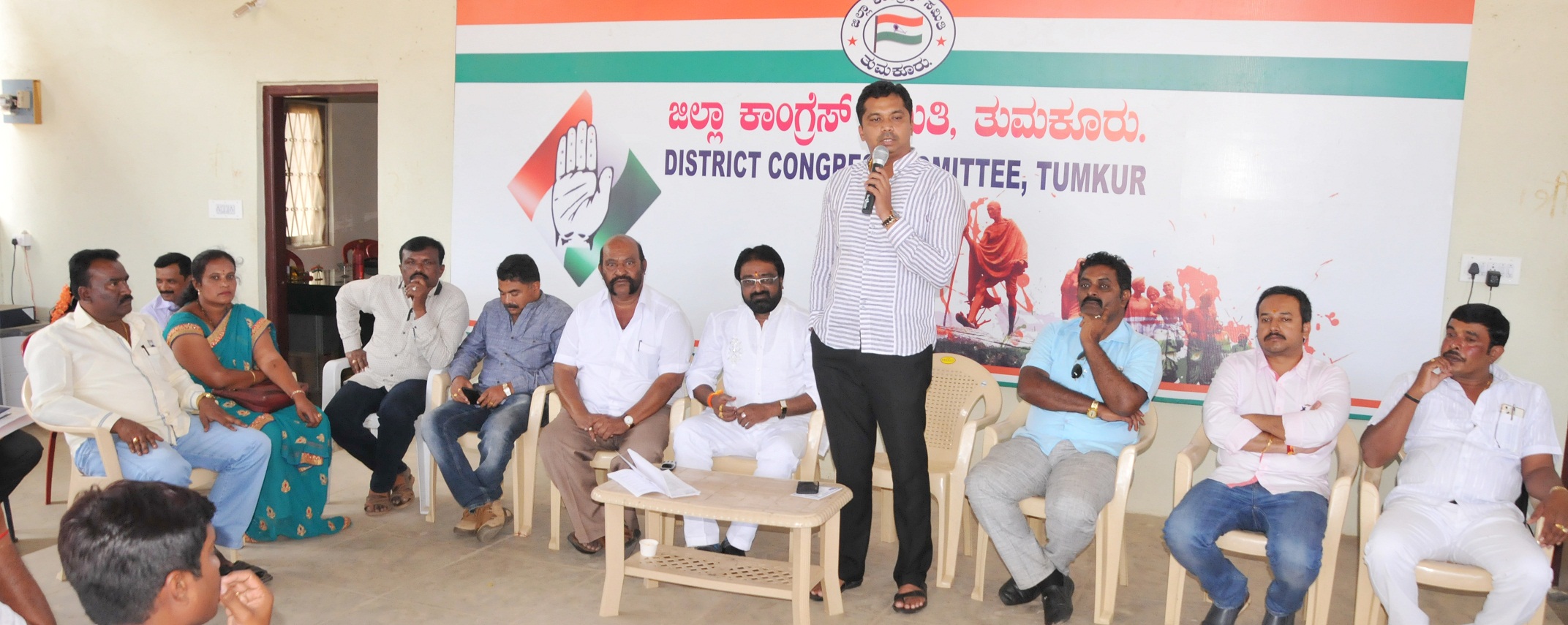 ತುಮಕೂರು: ಜಿಲ್ಲಾ ಕಾಂಗ್ರೆಸ್ ಕಚೇರಿಯಲ್ಲಿ ಎಸ್.ಟಿ ವಿಭಾಗದ ಸಭೆ