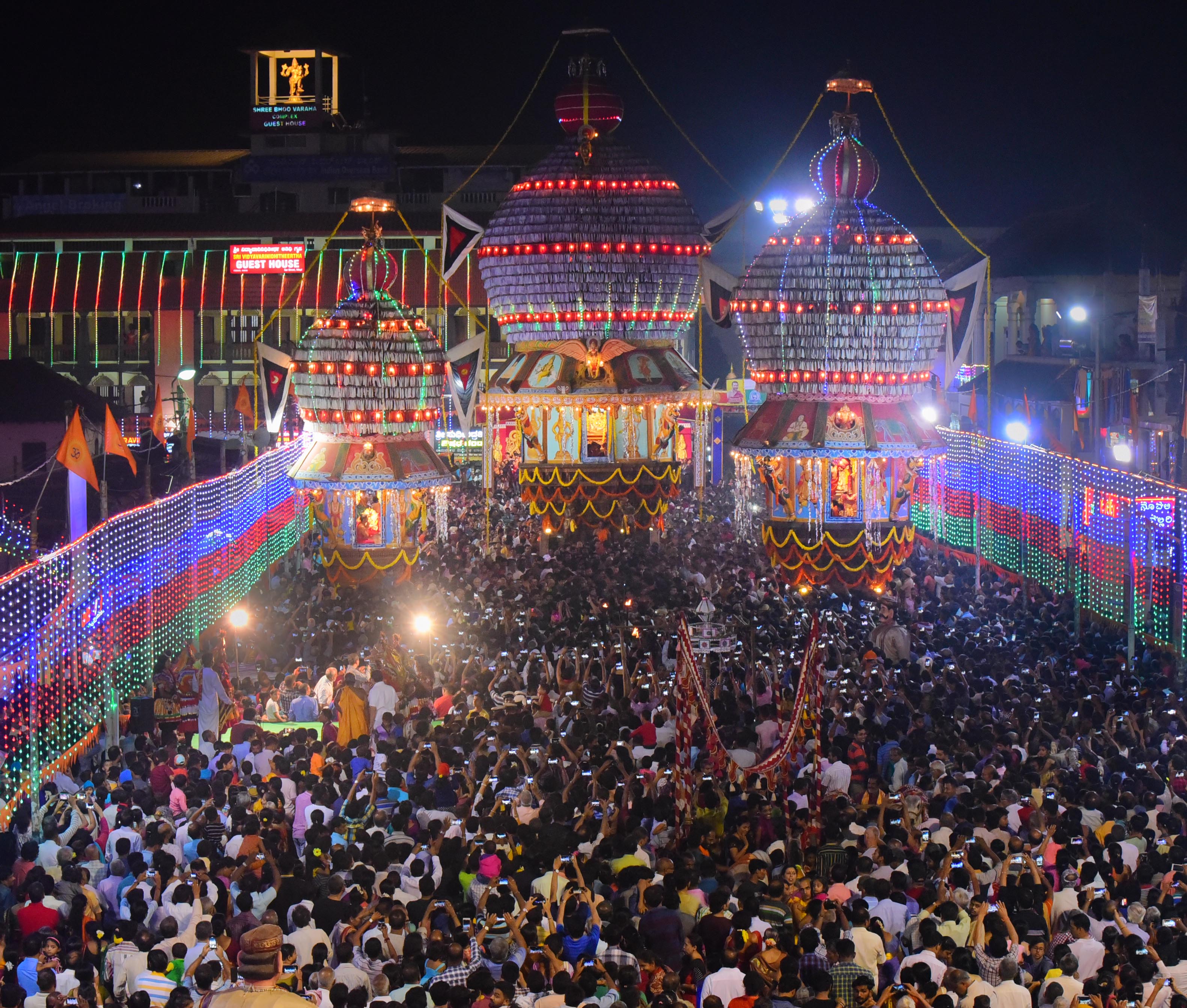 ಉಡುಪಿ: ಮಕರ ಸಂಕ್ರಮಣದ ಮೂರು ರಥಗಳ ಉತ್ಸವ