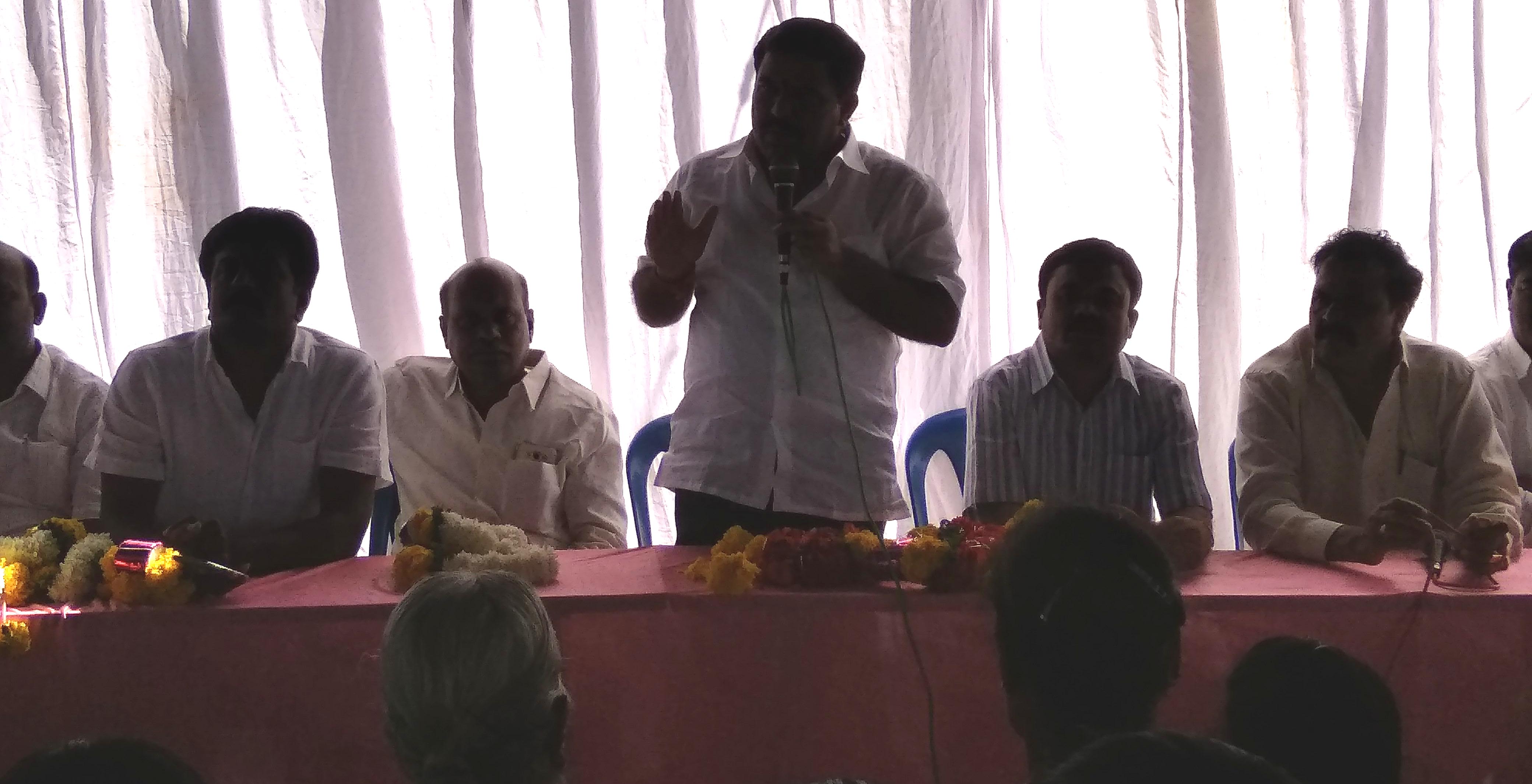 ನಾನು ಸೀರೆಗಳನ್ನು ಹಂಚುತ್ತಿರುವುದು ಹೆಣ್ಣು ಮಕ್ಕಳ ಗೌರವ ಕಾಪಾಡಲು: ಎಸ್.ಎನ್.ಸುಬ್ಬಾರೆಡ್ಡಿ