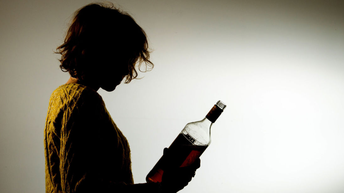 ಇನ್ನು ಮುಂದೆ ಇಲ್ಲಿನ ಮಹಿಳೆಯರು ಮದ್ಯ ಖರೀದಿಸುವಂತಿಲ್ಲ!