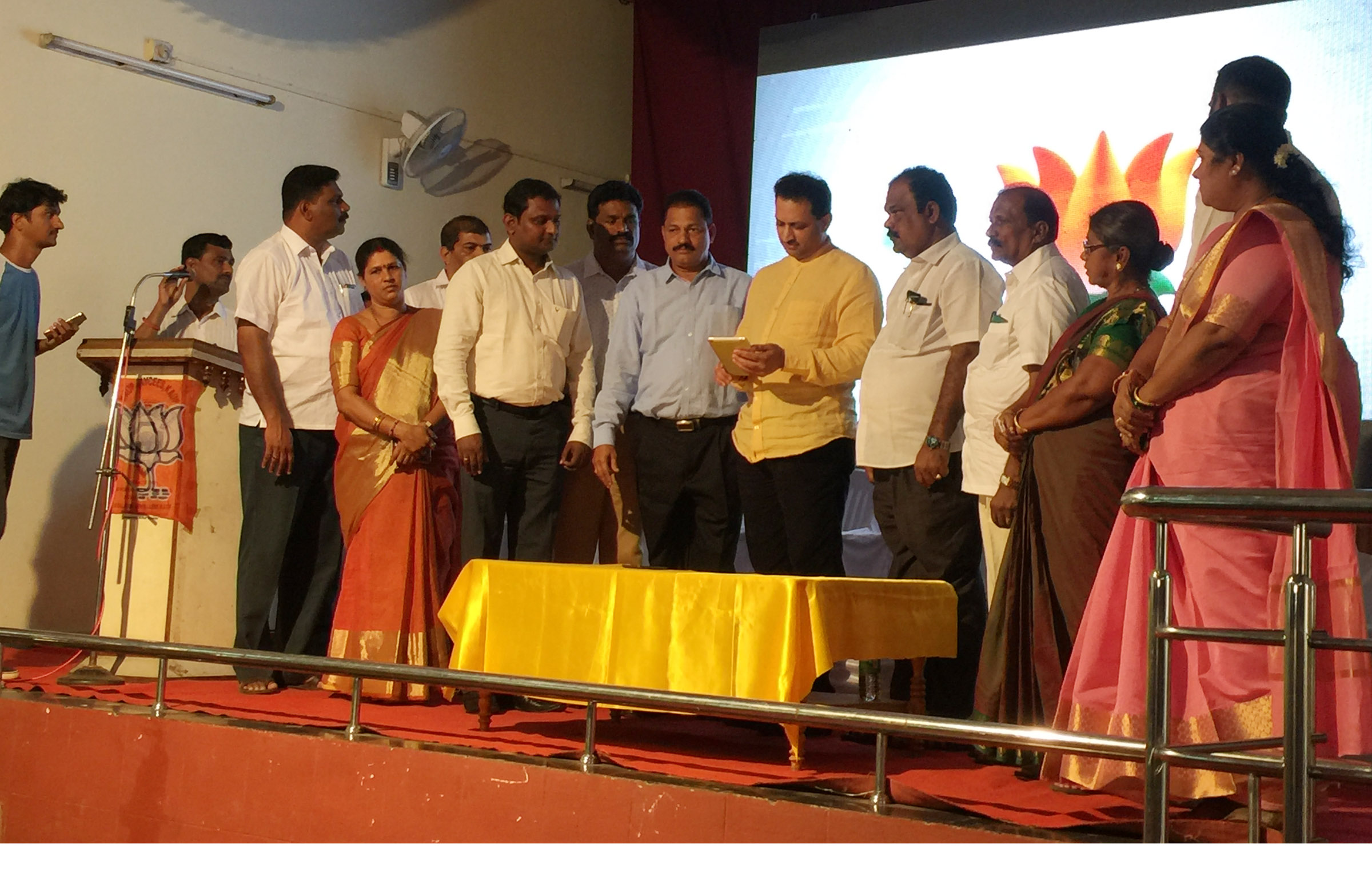 ತನ್ನ ಉಳಿವಿಗಾಗಿ ಕಾಂಗ್ರೆಸ್‌ನಿಂದ ಅಂಬೇಡ್ಕರ್ ಹೆಸರು ಬಳಕೆ:  ಅನಂತ್‌ಕುಮಾರ್ ಹೆಗಡೆ