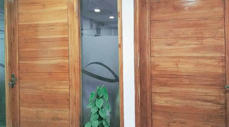 52 ಲಕ್ಷ ರೂ. ವೆಚ್ಚದ ಸರಕಾರಿ ಕ್ಯಾಂಟೀನ್ ಕೆಡವಿ ಕೇಂದ್ರ ಸಚಿವರ ಕಚೇರಿ ನಿರ್ಮಾಣ