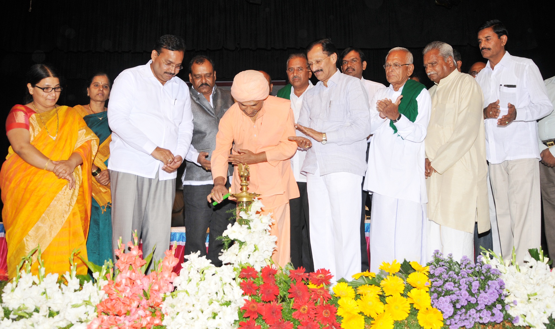 ಯಾವುದೇ ಜಾತಿಗೆ ಸಿಮೀತವಾಗದೆ ಮೊದಲು ಮಾನವನಾಗು : ರಫೀಕ್ ಅಹಮದ್