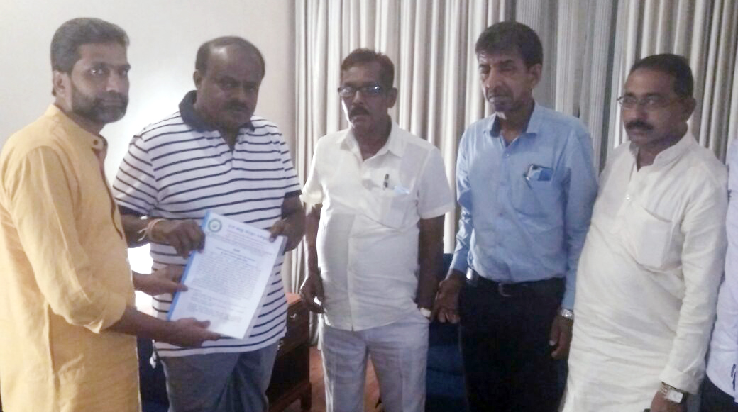 ಬಂಟ್ವಾಳದಲ್ಲಿ ಕುರ್‌ಆನ್ ಮೌಲ್ಯಕ್ಕೆ ಚ್ಯುತಿ: ಮುಸ್ಲಿಂ ಒಕ್ಕೂಟದಿಂದ ಕುಮಾರಸ್ವಾಮಿಗೆ ಮನವಿ