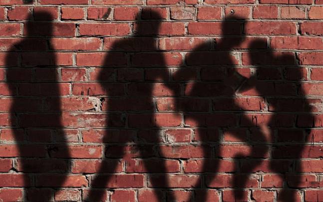 ಜಾತಿ ಕಂದಾಚಾರವನ್ನು ವಿರೋಧಿಸಿದ ಮೂವರಿಗೆ ಮಾರಣಾಂತಿಕ ಹಲ್ಲೆ