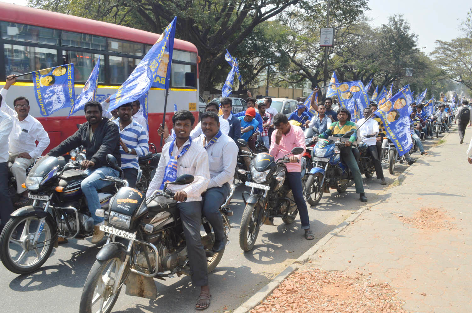 ಬಿಎಸ್ಪಿ ಜನಜಾಗೃತಿ ಬೈಕ್ ರ್ಯಾಲಿಗೆ ಚಾಲನೆ: ಅತಂತ್ರ ವಿಧಾನಸಭೆ ನಿರ್ಮಾಣಕ್ಕೆ ಎನ್.ಮಹೇಶ್ ಕರೆ
