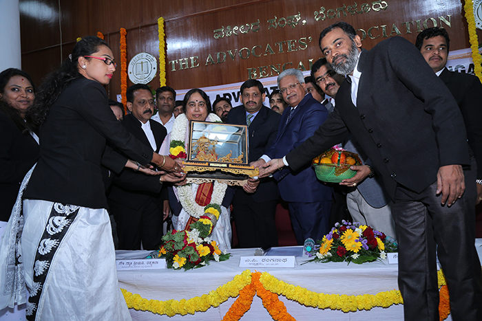 ಯುವ ವಕೀಲರು ಜೀವನಾನುಭವದ ಪುಸ್ತಕ ಓದುವ ಅವಶ್ಯಕತೆಯಿದೆ: ನ್ಯಾ.ರತ್ನಕಲಾ