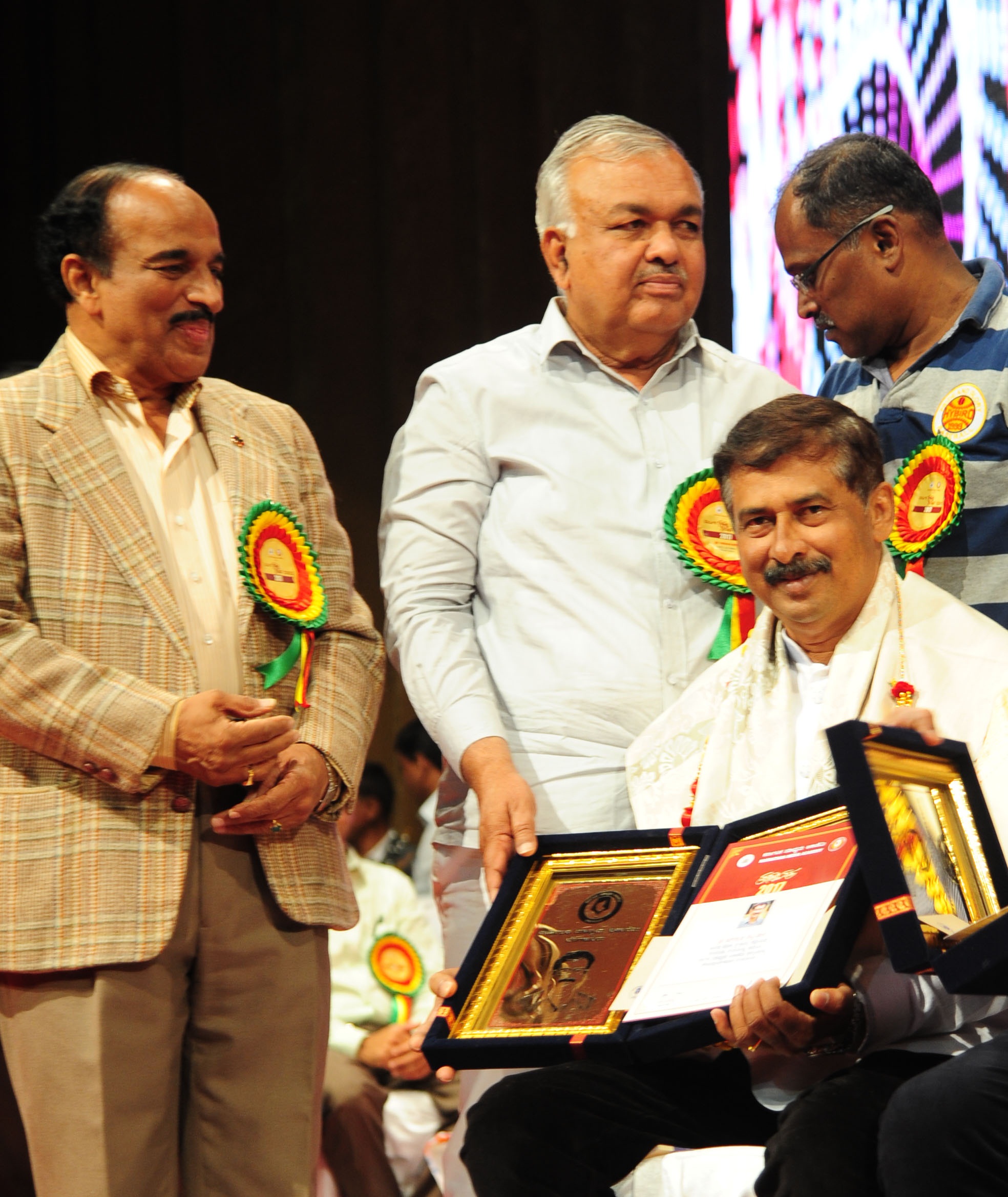 ಪತ್ರಕರ್ತ ಜಗನ್ನಾಥ ಶೆಟ್ಟಿ ಬಾಳರಿಗೆ ಮಾಧ್ಯಮ ಅಕಾಡಮಿ ಪ್ರಶಸ್ತಿ ಪ್ರದಾನ