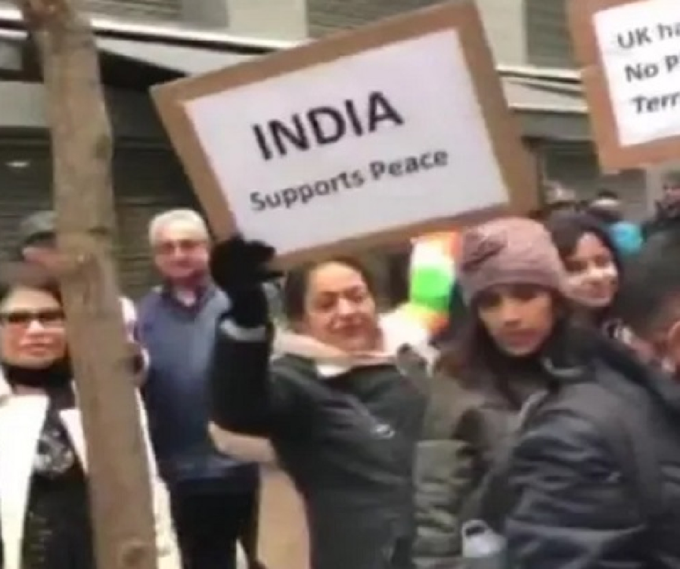 ಲಂಡನ್: ಕಾಶ್ಮೀರದ ಸ್ವಾತಂತ್ರ್ಯಕ್ಕೆ ಕರೆ ನೀಡಿದ ಬ್ರಿಟನ್ ರಾಜಕಾರಣಿ ವಿರುದ್ಧ ಪ್ರತಿಭಟನೆ