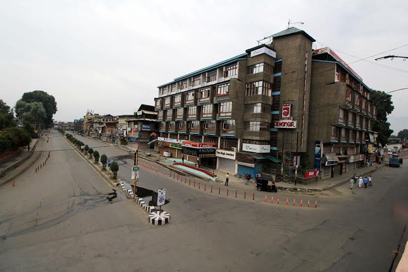 ಶ್ರೀನಗರ ಬಂದ್: ಜನಜೀವನ ಅಸ್ತವ್ಯಸ್ತ