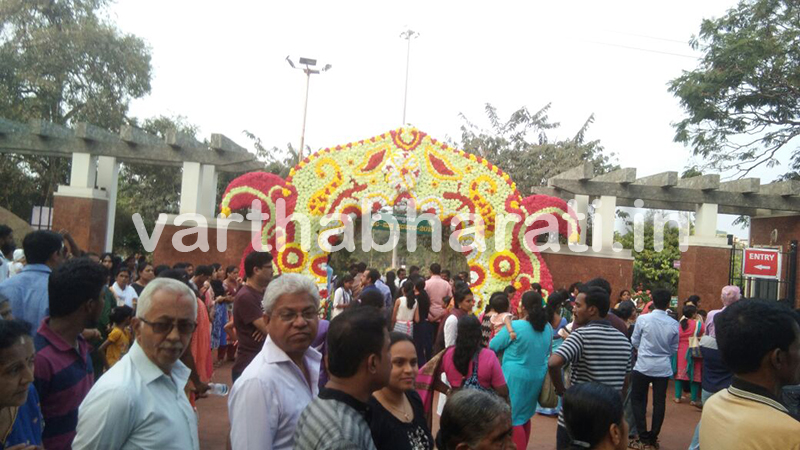 ಕದ್ರಿ ಫಲಪುಷ್ಪ ಪ್ರದರ್ಶನ: ಹರಿದು ಬಂದ ಜನ ಸಾಗರ