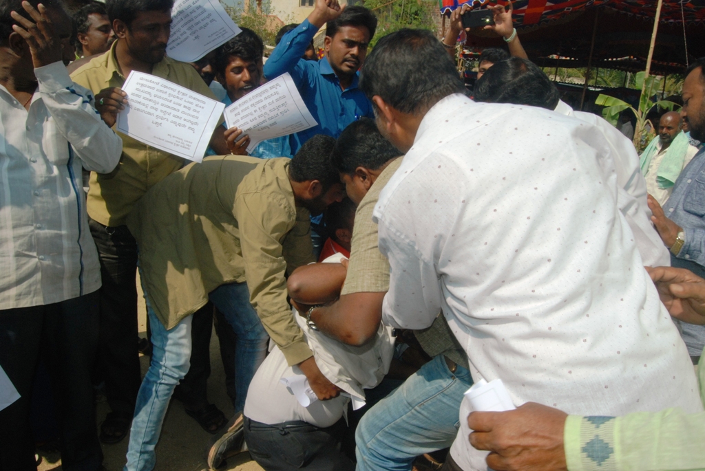 ಅಭಿಮಾನಿಯ ಹುಚ್ಚಾಟಕ್ಕೆ ಕಂಗಾಳಾದ ಸಮಾಜ ಸೇವಕ