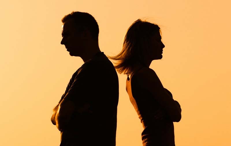 ಹೆಂಡತಿಯೊಂದಿಗೆ ಬದುಕಲ್ಲ, ವಿಚ್ಛೇದನ ಕೊಡಿಸಿ ಎಂದು ಹೈಕೋರ್ಟ್ ಮೆಟ್ಟಿಲೇರಿದ ಪತಿ!