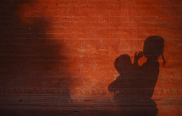 ಎಂಡೋಸಲ್ಫಾನ್ ಸಂತ್ರಸ್ತ ಮಕ್ಕಳೊಂದಿಗೆ ಧರಣಿ ನಡೆಸಿದ ತಾಯಿ