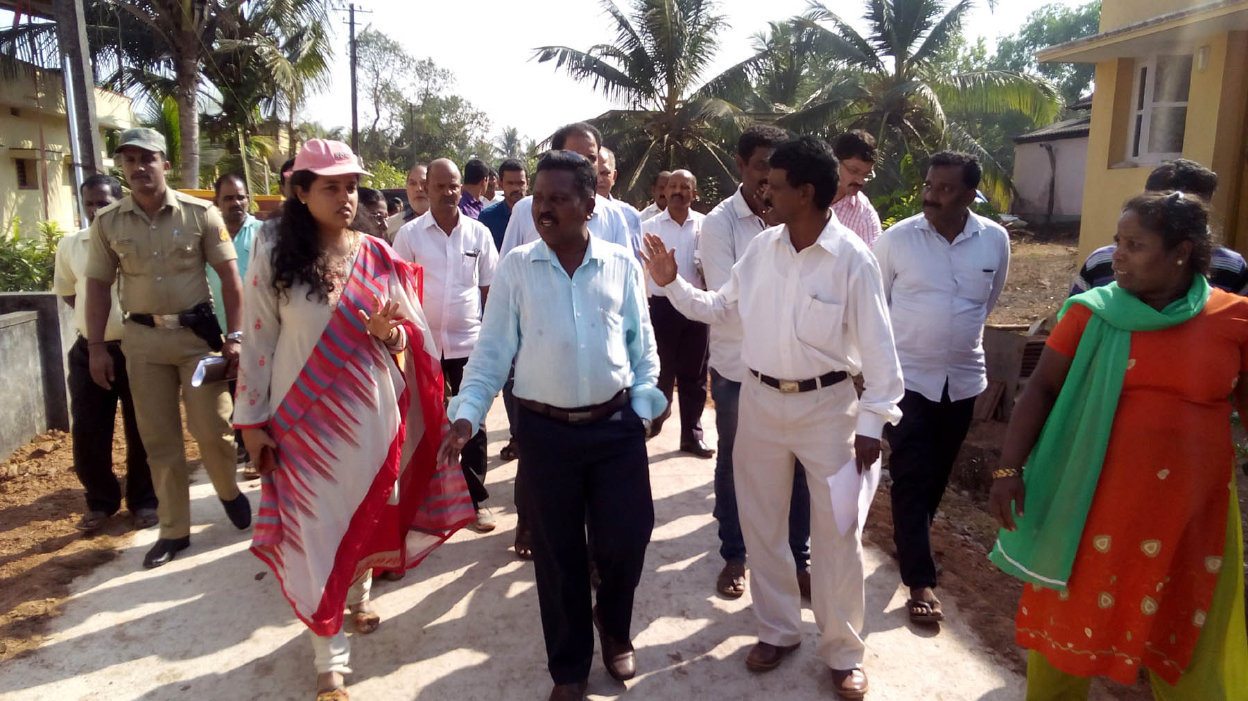 ಸುಜ್ಲಾನ್ ಕಾಲನಿಗೆ ಉಡುಪಿ ಜಿಲ್ಲಾಧಿಕಾರಿ ಭೇಟಿ: ಮೂಲಸೌಕರ್ಯ ಅಭಿವೃದ್ಧಿಗೆ ಸಮಿತಿ ರಚನೆ