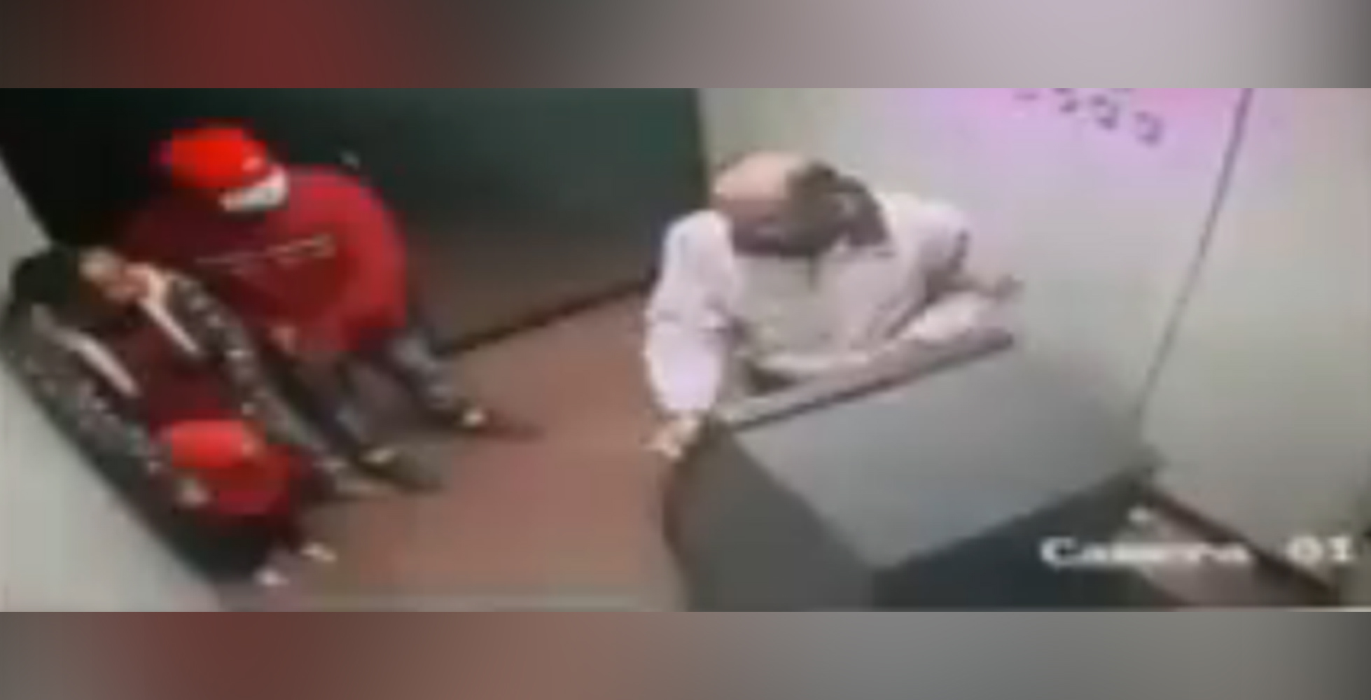 ಮಗುವಿನ ತಲೆಗೆ ಬಂದೂಕಿಟ್ಟು ಎಟಿಎಂನೊಳಗೇ ದಂಪತಿಯ ಹಣ ದೋಚಿದ!