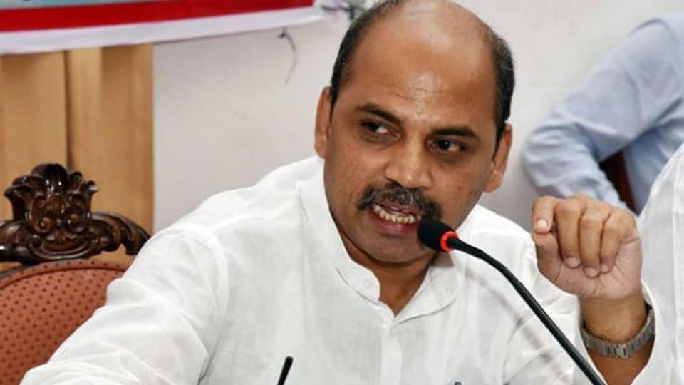 ಶುಲ್ಕ ಹೆಚ್ಚಳ ಸಂಬಂಧ ಪರಿಶೀಲಿಸಿ ನಿರ್ಧಾರ: ಸಚಿವ ಡಾ.ಶರಣ ಪ್ರಕಾಶ್ ಪಾಟೀಲ್