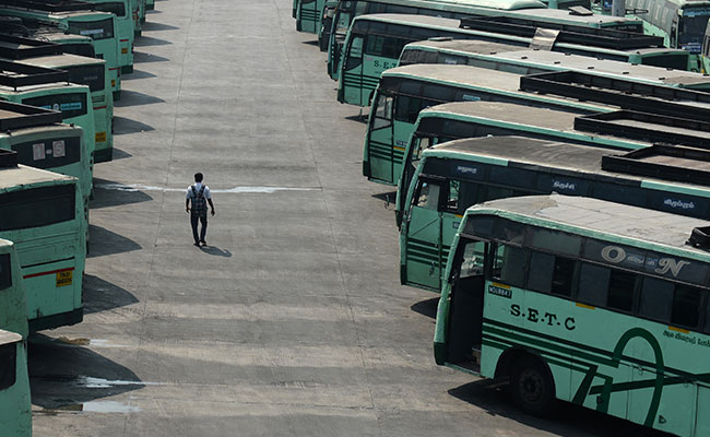 ತಮಿಳುನಾಡು ಸಾರಿಗೆ ಕಾರ್ಮಿಕರ ಮುಷ್ಕರ ಮುಂದುವರಿಕೆ: ರಸ್ತೆಗಿಳಿಯದ 14,000 ಬಸ್‌ಗಳು