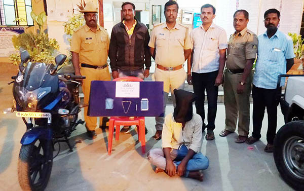 ಸುಲಿಗೆಕೋರರ ಬಂಧನ : 80 ಸಾವಿರ ರೂ. ಮೌಲ್ಯದ ವಸ್ತು ವಶ