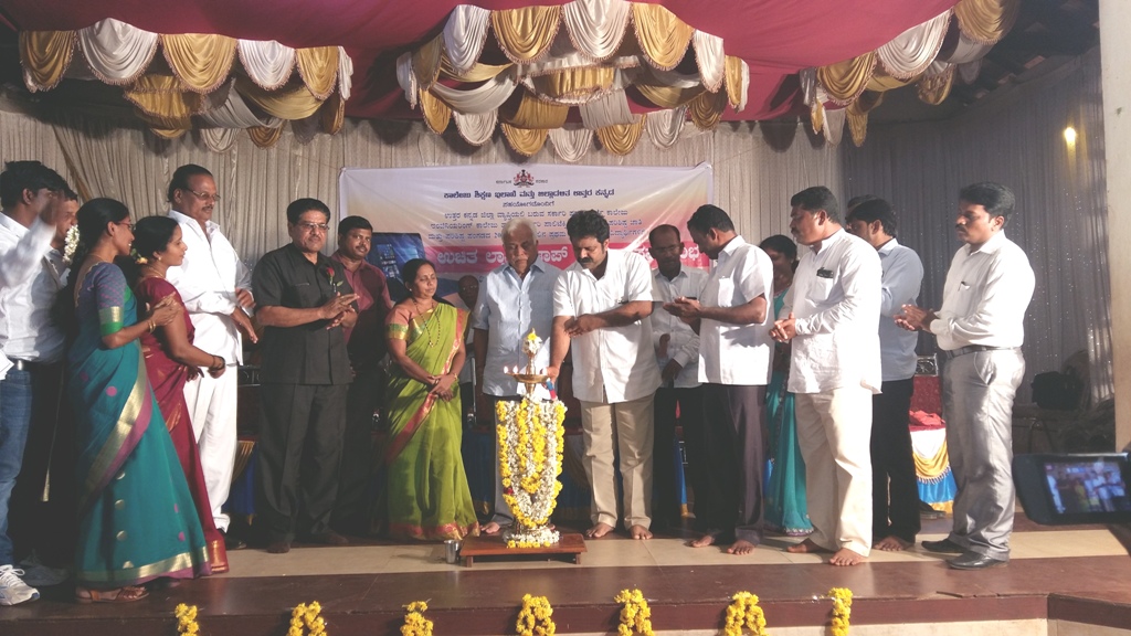 ವಿದ್ಯಾರ್ಥಿಗಳ ಶೈಕ್ಷಣಿಕ ಅಭಿವೃದ್ಧಿ, ತಾಂತ್ರಿಕ ಪರಿಚಯಕ್ಕಾಗಿ ಉಚಿತ ಲಾಪ್‌ಟಾಪ್: ಸಚಿವ ಆರ್.ವಿ. ದೇಶಪಾಂಡೆ