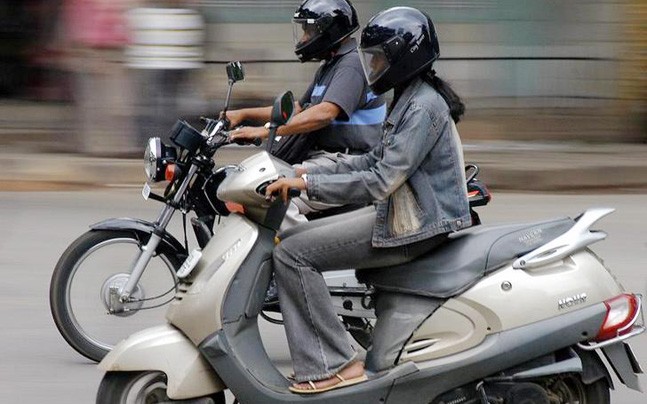 ಐಎಸ್‌ಐ ಮುದ್ರೆ ಹೊಂದಿರದ ಹೆಲ್ಮೆಟ್ ಧರಿಸಿ ಅಪಘಾತವಾದರೆ ವಿಮಾ ಹಣ ಪಡೆಯಲು ಅರ್ಹರಲ್ಲ: ಹೈಕೋರ್ಟ್ ಮಹತ್ವದ ತೀರ್ಪು