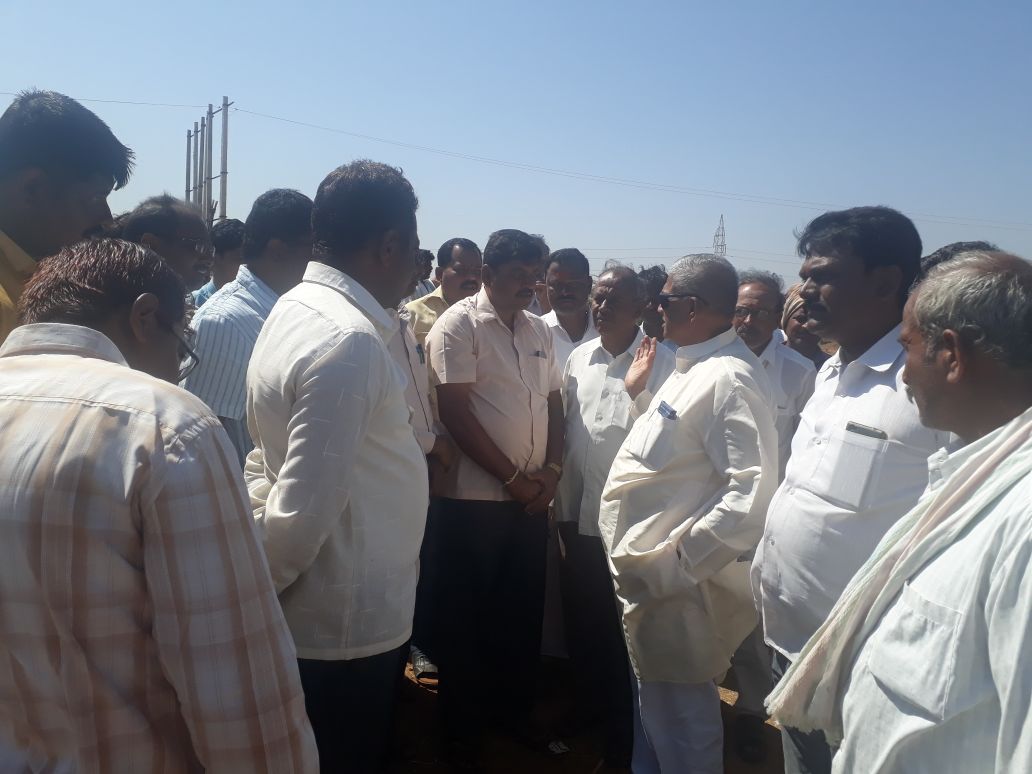 ದಾವಣಗೆರೆ: ಅಕ್ರಮ ಪಂಪ್‍ಸೆಟ್‍ ತೆರವುಗೊಳಿಸದ ಅಧಿಕಾರಿಗಳ ವಿರುದ್ಧ ಪ್ರತಿಭಟನೆ