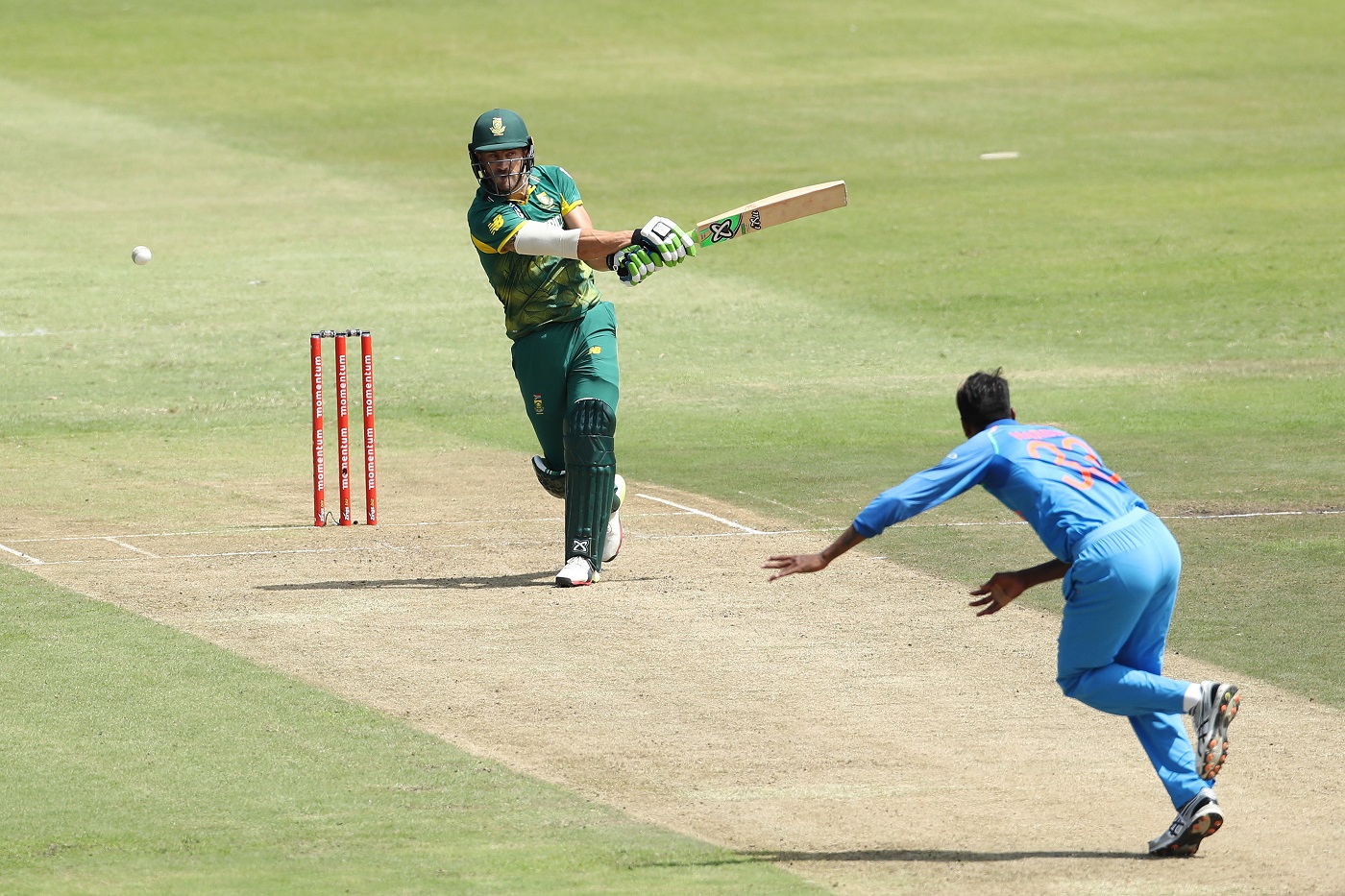 ಮೊದಲ ಏಕದಿನ ಪಂದ್ಯದಲ್ಲಿ ಡು ಪ್ಲೆಸಿಸ್ ಶತಕ; ದ.ಆಫ್ರಿಕ 269/8