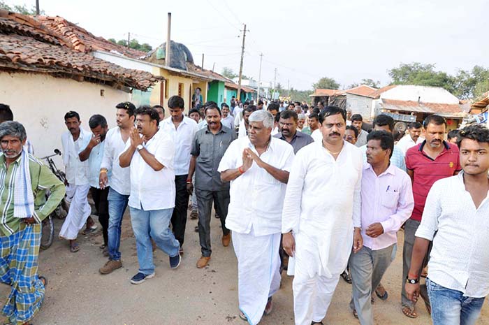 ರವೀಂದ್ರ ಶ್ರೀಕಂಠಯ್ಯ ಪ್ರಚಾರಕ್ಕೆ ಎಚ್.ಡಿ.ರೇವಣ್ಣ ಸಾಥ್