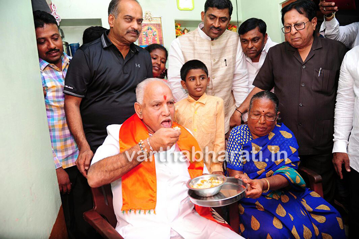 ಬಿಜೆಪಿ ಅಧಿಕಾರಕ್ಕೆ ಬಂದರೆ ಕೊಳಗೇರಿ ನಿವಾಸಿಗಳಿಗೆ ಹಕ್ಕುಪತ್ರ : ಯಡಿಯೂರಪ್ಪ