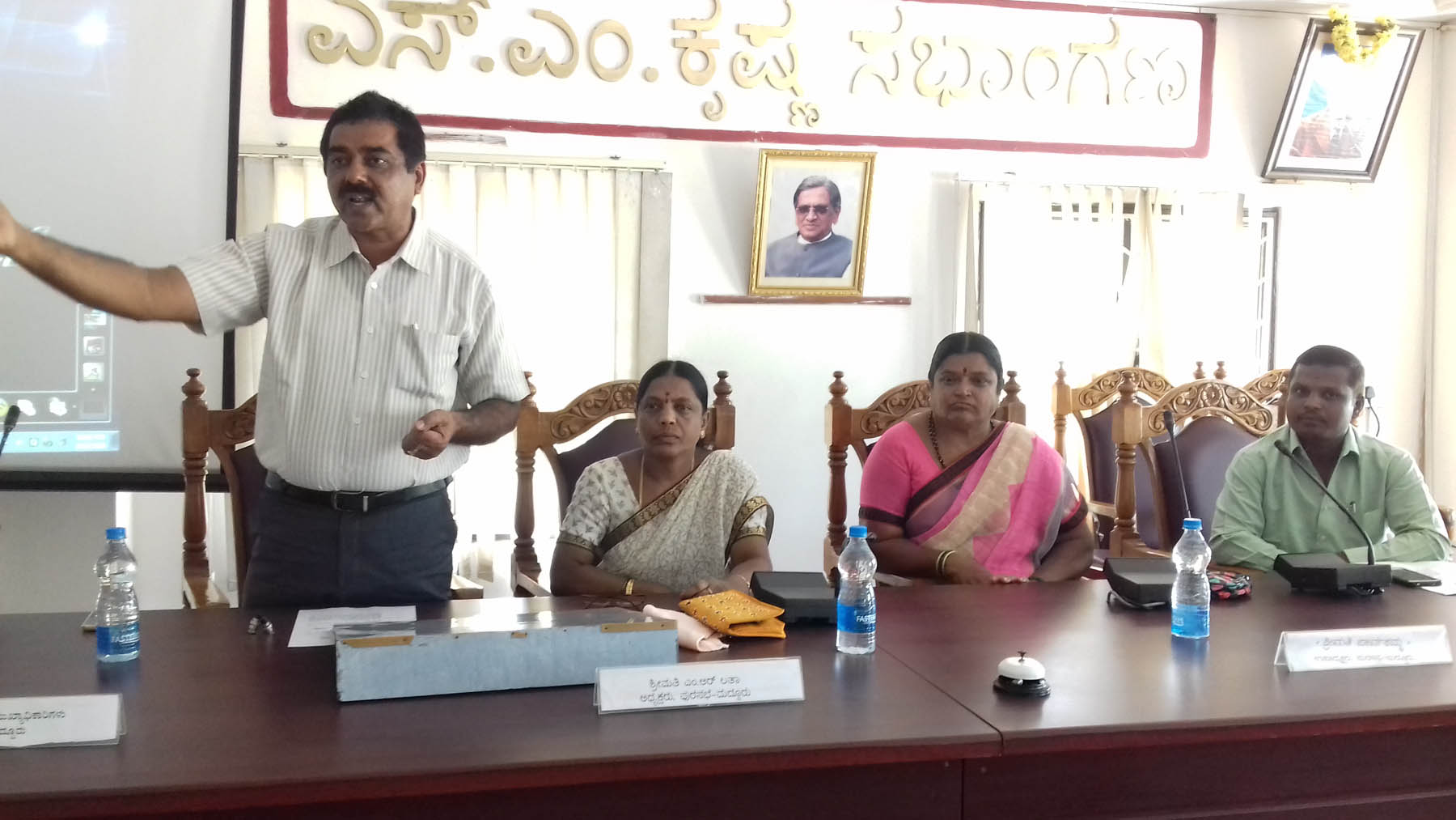 ​ಮದ್ದೂರು: ಇಂದಿರಾ ಕ್ಯಾಂಟೀನ್ ಗೆ ಪುರಸಭೆಯ ವಿಶೇಷ ಸಭೆಯಲ್ಲಿ ಅನುಮೋದನೆ