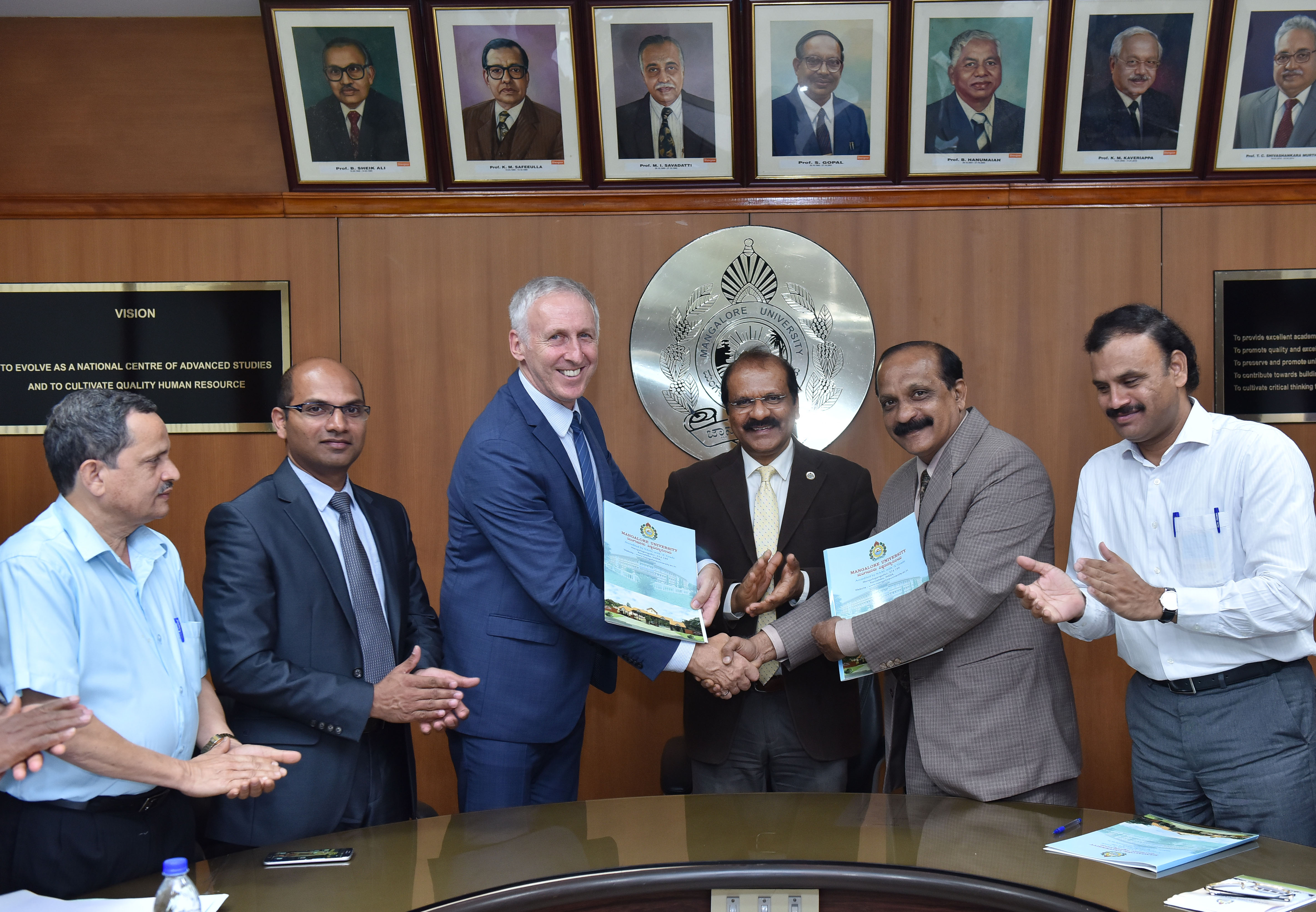 ಮಂಗಳೂರು ವಿವಿ-ಆಸ್ಟ್ರೇಲಿಯಾದ ನ್ಯೂಕಾಸ್ಟಲ್ ವಿವಿ ನಡುವೆ ಶೈಕ್ಷಣಿಕ ಒಡಂಬಡಿಕೆ